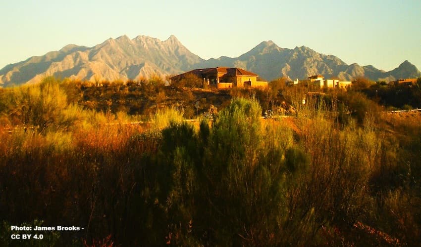 A few homes on property in Green Valley AZ with mountain scenes A few homes on property in Green Valley AZ with mountain scenes